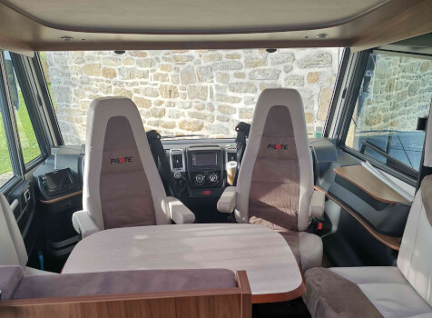 camping-car PILOTE GALAXY G 700 EMOTION   intérieur / coin salon