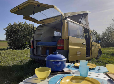 camping-car MERCEDES VITO 108 D  extérieur / arrière