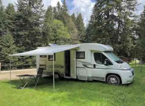 camping-car ADRIA CORAL S 680 SP  extérieur / latéral gauche