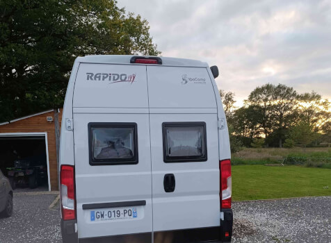 camping-car RAPIDO V 65 XL   extérieur / arrière