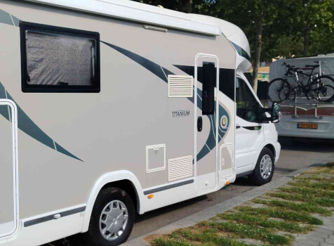 camping-car CHAUSSON TITANIUM 758 EB  extérieur / latéral droit