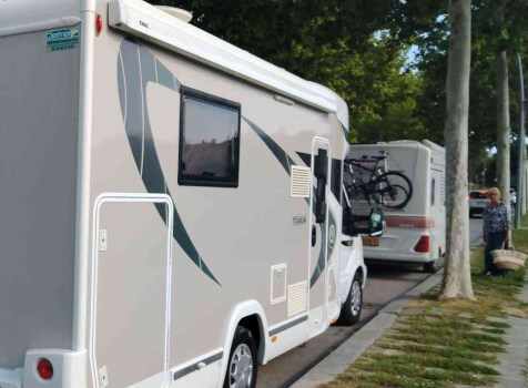 camping-car CHAUSSON TITANIUM 758 EB  extérieur / arrière