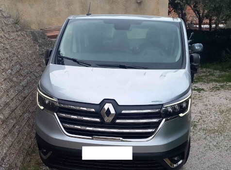 camping-car RENAULT TRAFIC  extérieur / face avant