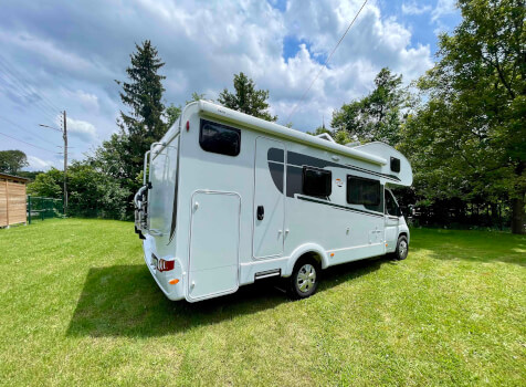 camping-car CARADO A 461  extérieur / arrière