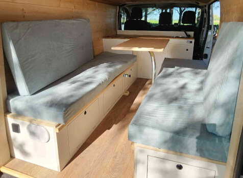 camping-car RENAULT TRAFIC  intérieur / coin salon