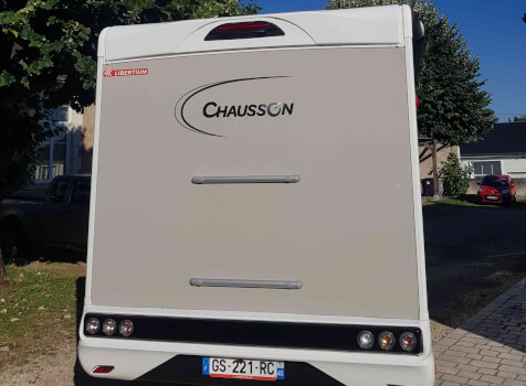 camping-car CHAUSSON 640 TITANIUM  extérieur / arrière