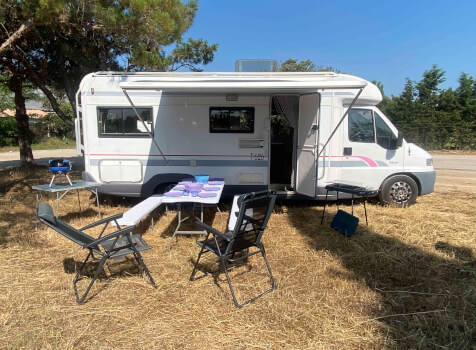 camping-car Citroën  BURSTNER T 626 D  extérieur / arrière