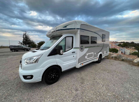 camping-car CHAUSSON TITANIUM ULTIMATE 788  extérieur / latéral gauche