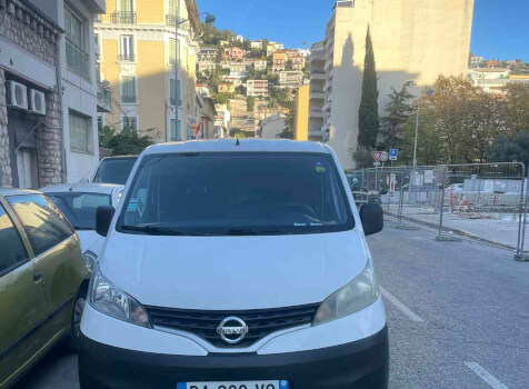 camping-car NISSAN NV200  extérieur / face avant