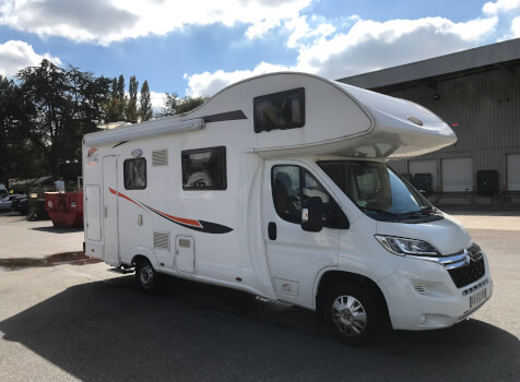 camping-car P.L.A MISTER  extérieur / latéral droit