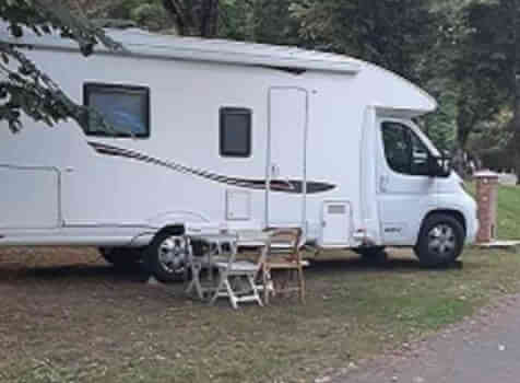 camping-car PLA  extérieur / face avant