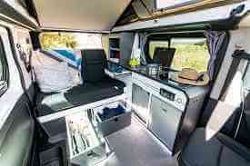 camping-car TRAFIC III HANROAD TREK 4  intérieur  / coin cuisine