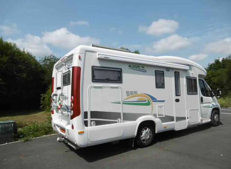 camping-car CHAUSSON ALLEGRO 94  extérieur / latéral gauche