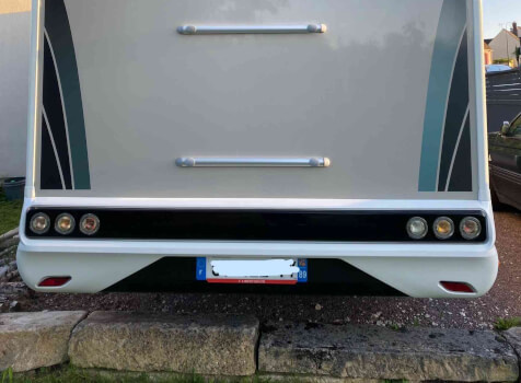 camping-car CHAUSSON 660  extérieur / arrière