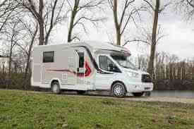 camping-car CHALLENGER  extérieur / face avant