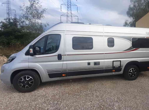 camping-car BURSTNER ELISEO  extérieur / latéral gauche