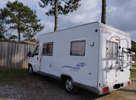 camping-car CHALLENGER   extérieur / latéral gauche