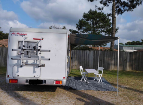 camping-car CHALLENGER   extérieur / arrière