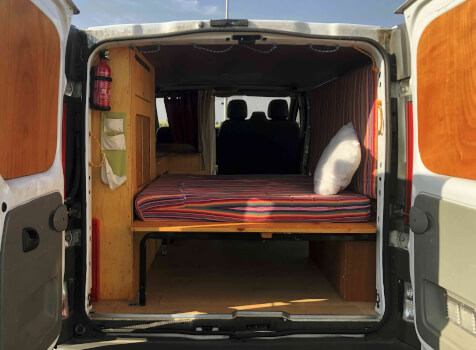 camping-car RENAULT TRAFIC  extérieur / arrière