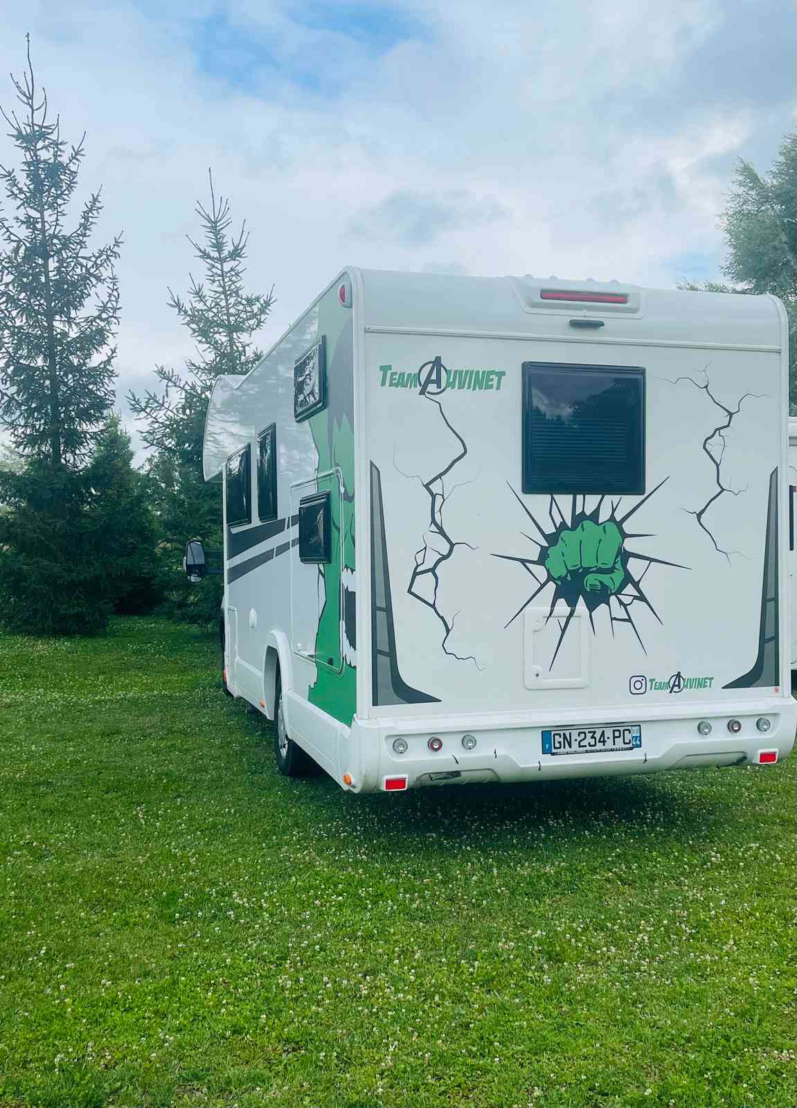 camping-car RIMOR KILIG 50 -HULK-  extérieur / arrière