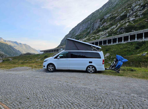 camping-car MARCO POLO W447 MERCEDES (CLASSE V)   extérieur / latéral droit