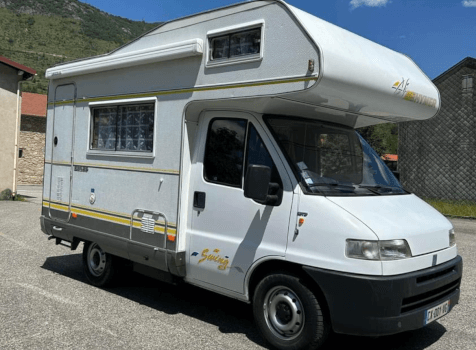 camping-car HYMER SWING  extérieur / face avant