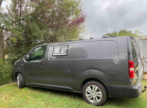 camping-car PEUGEOT EXPERT   extérieur / latéral gauche