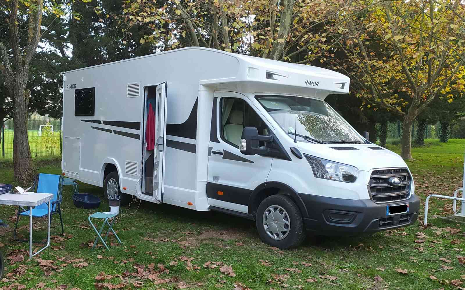 camping-car RIMOR KILIG 66 PLUS  extérieur / latéral droit