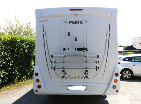 camping-car PILOTE G 600 AVENTURA   extérieur / arrière