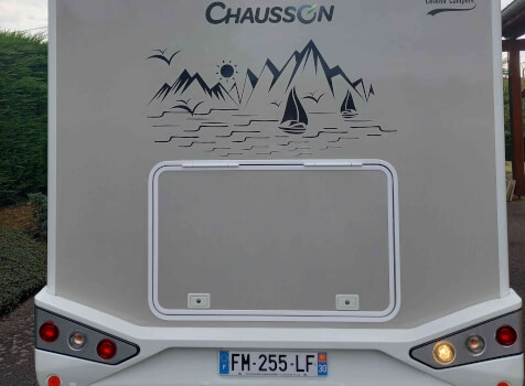 camping-car CHAUSSON TITANIUM 748  extérieur / arrière