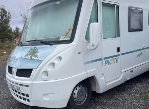 camping-car PILOTE REFERENCE G735 FJ   extérieur / latéral droit