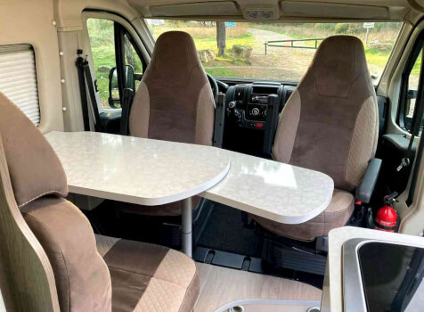 camping-car CHAUSSON V 594 MAX VIP  intérieur / coin salon