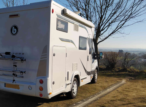 camping-car BENIMAR T 440  extérieur / arrière