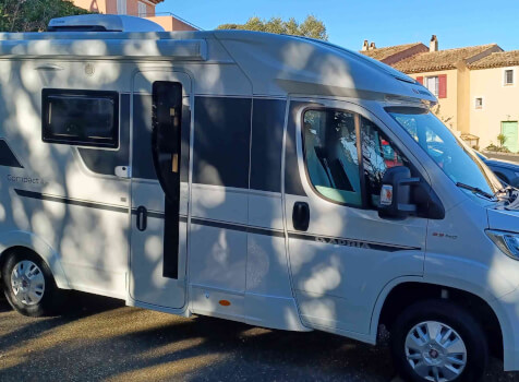 camping-car ADRIA SL COMPACT PLUS   extérieur / latéral droit