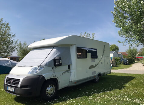 camping-car MC LOUIS P700  extérieur / face avant